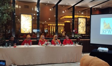 Peringati Hari Batik Nasional, Puan Aspekraf Gelar Internasional Riau Fashion Week