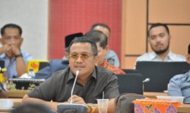DPRD Riau Rapat Perdana dengan Jajaran Sekretariat Dewan 