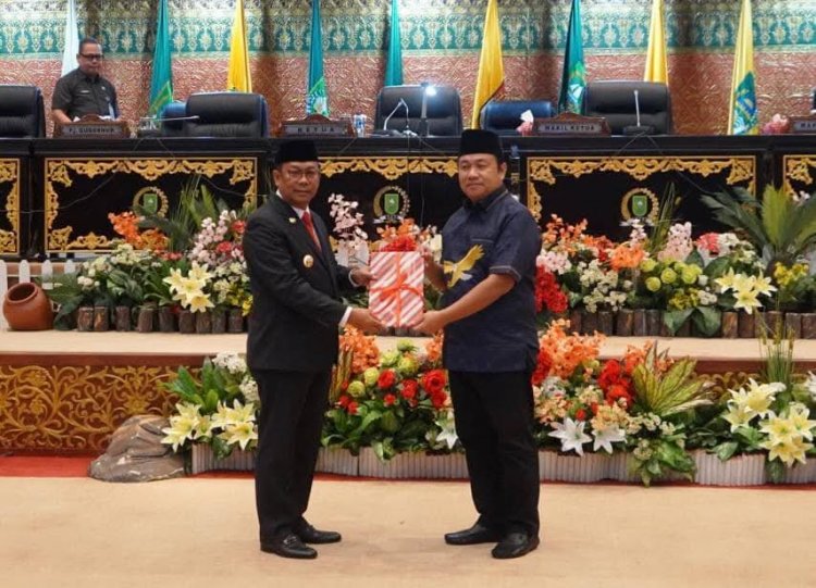 Ketua DPRD Riau Pimpin Paripurna Penyampaian Ranperda APBDP 2024