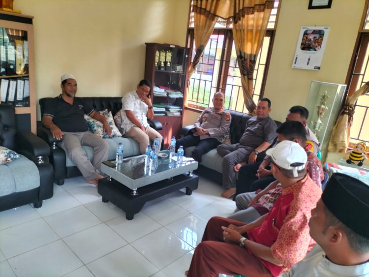 Wujudkan Pilkada Damai, Polsek Tandun Cooling System dengan Kades dan Tomas