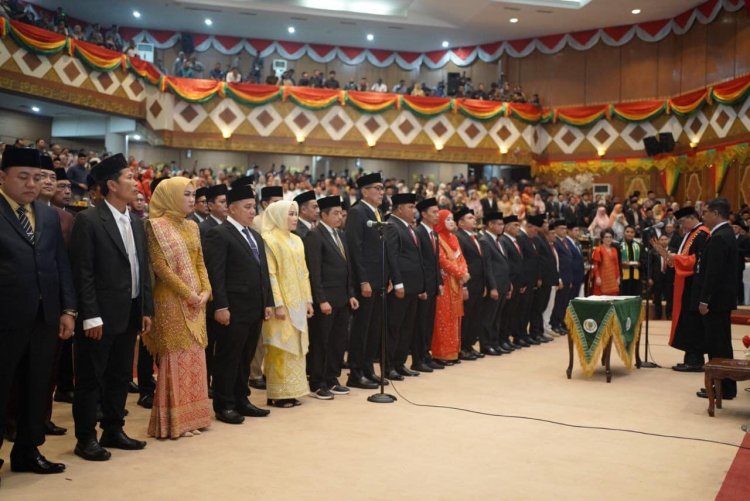 65 Anggota DPRD Riau Periode 2024-2029 Dilantik, Maamun Solihin Jadi Ketua Sementara