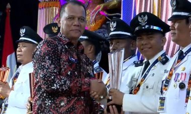 Desa Bukit Raya Kuansing dan Desa Dayun Siak Raih Penghargaan Kelurahan dan Desa Berpartisipasi 2024