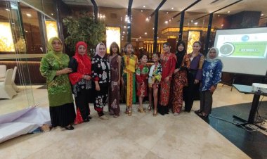 Puan Aspekraf Perkenalkan Batik Riau di IIFW Sesion 6, Boyong 16 Model dan Desainer