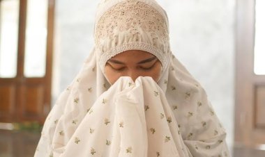 Apakah Menguap Dapat Membatalkan Salat? Ini Adab yang Harus Dilakukan