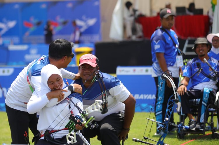 Atlet Para Panahan Asal Jawa Tengah Pasangan Sumiarti/Tri Nur Solichin Sumbang Emas di Peparnas XVII Solo 2024