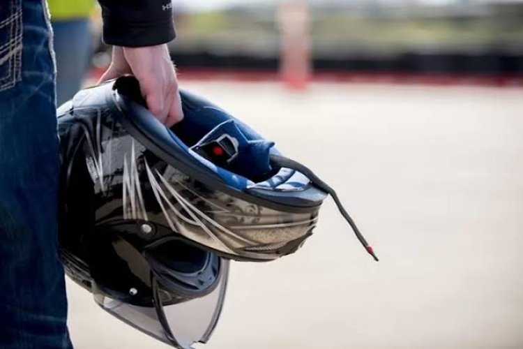 5 Cara Mencegah Bau Apek pada Helm dengan Mudah