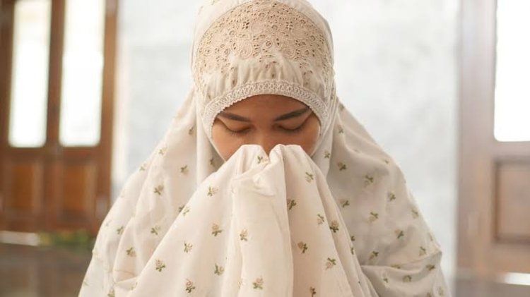 Apakah Menguap Dapat Membatalkan Salat? Ini Adab yang Harus Dilakukan
