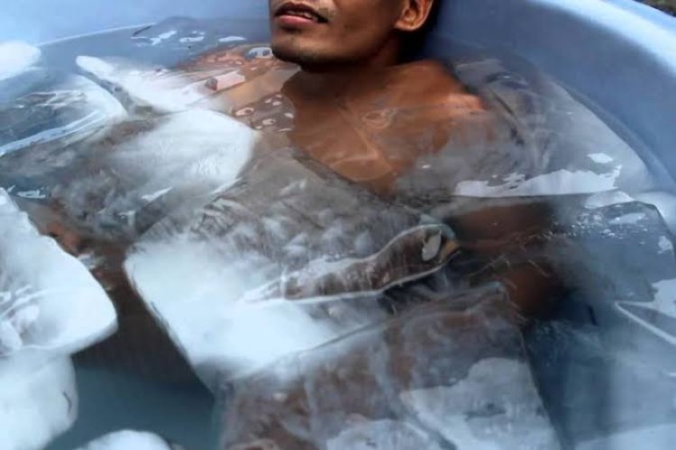 Viral Mandi Air Es saat Cuaca Panas, Apakah Aman? Dokter Jantung Bilang Gini