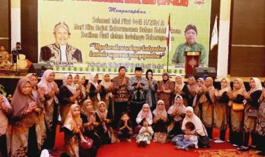 Bupati Rohul Sukiman Halal Bin Halal dengan Ratusan Anggota Ikatan Keluarga Jawa Riau