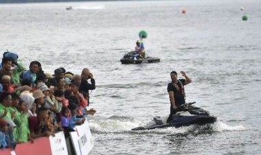 Aquabike Jetski World Champhionship 2024, Menpora Dito Ariotedjo 3 Jam Naik Jetski dari Balige ke Samosir