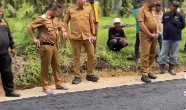 Tinjau Pembangunan Jalan Baru di Rumbai Barat, Kepala Dinas PUPR Pekanbaru Dampingi Pj Walikota