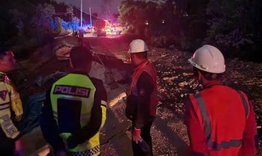 Jalan Lintas Riau-Sumbar Putus Total, Kini Hanya Bisa Lewat Jalur Fungsional