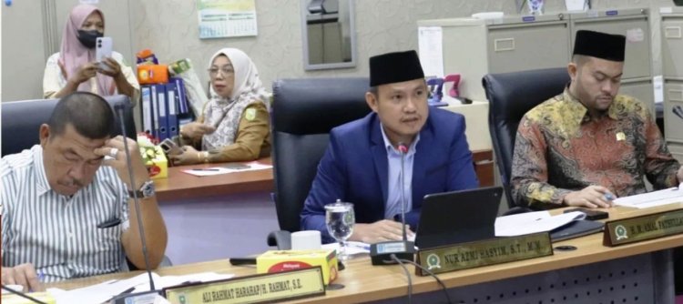 Komisi I DPRD Provinsi Riau Rapat Dengar Pendapat Bersama Biro Umum, Bahas Jumlah THL dan Mobil Operasional