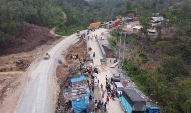 Jalan Riau-Sumbar KM 106/107 Koto Kampar Ditutup Total