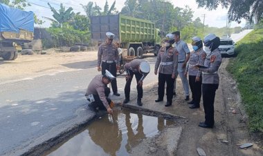 Jelang Natal dan Tahun Baru 2025, Sejumlah Titik Jalan Rusak di Kota Pekanbaru