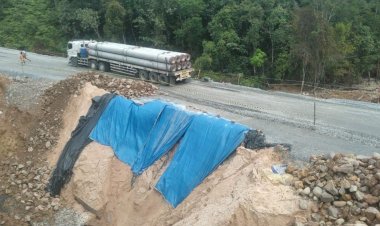 Jalan Lintas Riau-Sumbar di Desa Tanjung Alai Kampar Kembali Longsor, Pengerjaan Trase Baru Ditargetkan Tuntas Jelang Nataru