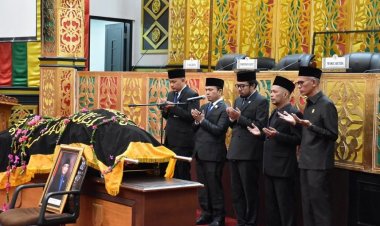 Paripurna Penghormatan Wafatnya Anggota DPRD Kota Pekanbaru Heri Setiawan, Sabarudi: Beliau Tokoh yang Baik dan Ramah