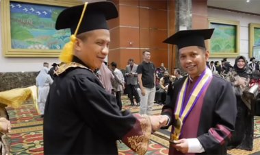 Wakil Ketua DPRD Pekanbaru Tengku Azwendi Raih Gelar Magister Manajemen Pascasarjana Unilak