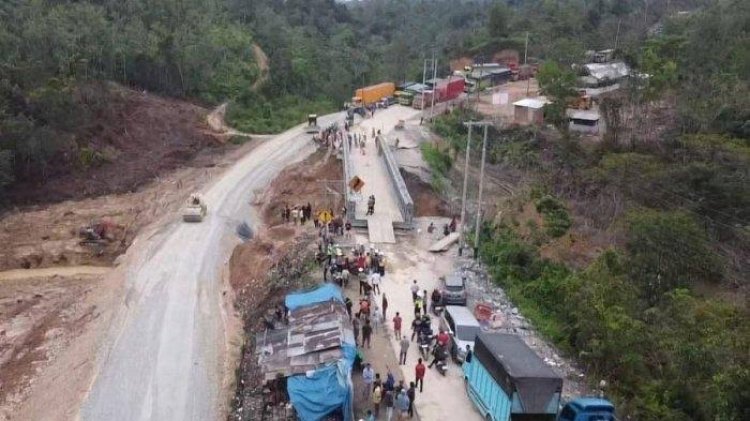 Jalan Riau-Sumbar KM 106/107 Koto Kampar Ditutup Total