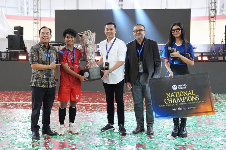 Hasil SMK Medika Samarinda vs SMAN 5 Mataram 2-0, Wamenpora Serahkan Piala Grand National Championship Futsal Series 2024