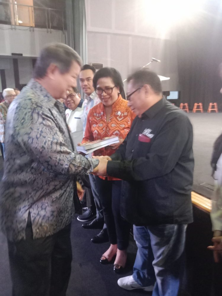 Usulkan Gelar Pahlawan untuk RM Margono, Ketum SMSI Firdaus Dapat Penghargaan FORMAS