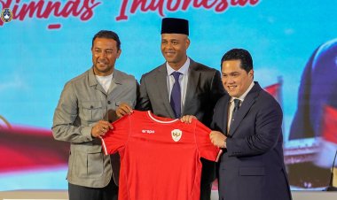 Patrick Kluivert, Alex Pastoor dan Denny Landzaat Latih Timnas Indonesia Lolos Kualifikasi Piala Dunia 2026