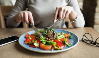 4 Kebiasaan yang Dikira Sehat Tapi Justru Bisa Berbahaya Bagi Tubuh