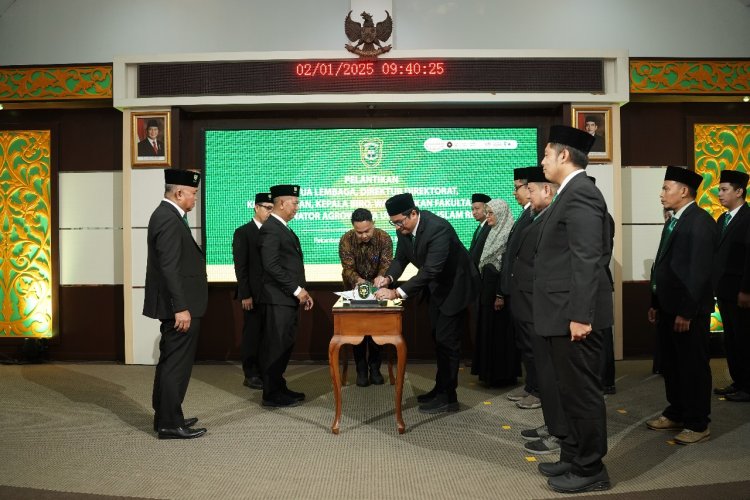 Rektor UIR Lantik 12 Pimpinan Struktural, Dorong Lakukan Terobosan
