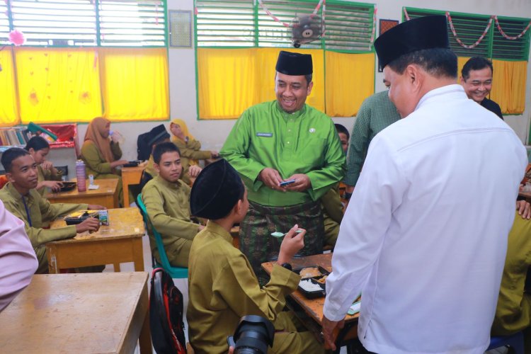 Program Makan Siang Bergizi Akan Diluncurkan di 11 Sekolah di Pekanbaru Hari Ini