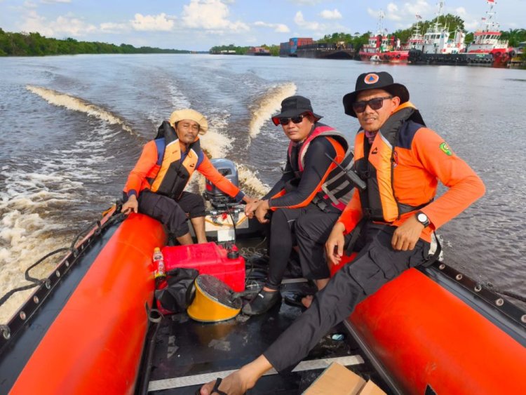 Tim SAR Pekanbaru Cari Mohammad Zafir Warga Malaysia ABK Tugboat MCL Power 2 di Teluk Kentari Siak