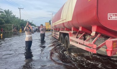 Arus Lalu Lintas di Jalan Lintas Timur Kilometer 83 Pelalawan Sudah Normal