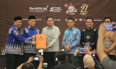 KPU Pekanbaru Tetapkan Agung Nugroho dan Markarius Anwar Sebagai Walikota dan Wakil Walikota Pekanbaru Terpilih