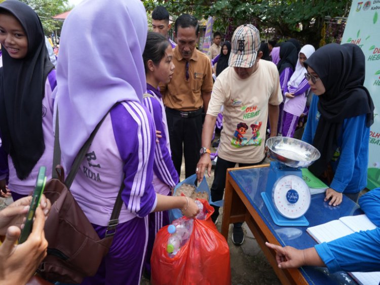 Fungsikan Bank Sampah, DLH Kampar Turun ke Sekolah Timbang Sampah dari Siswa