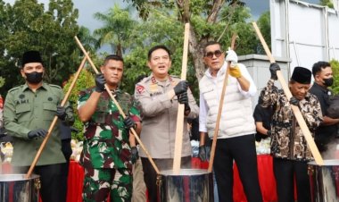 Ikuti Pemusnahan Barang Bukti Hasil Razia Cipta Kondisi, Parisman Ihwan: Jangan Ada Lagi Peredaran Narkoba di Riau