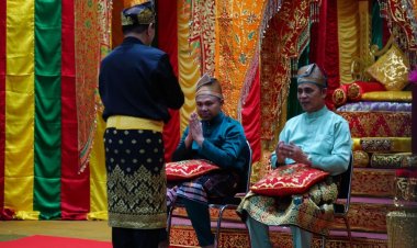 LAM Inhil Tepungtawari  Gubernur Riau Abdul Wahid