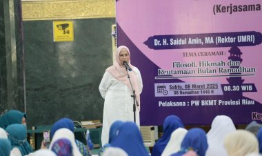 Ketua I TP PKK Provinsi Riau Hadiri Tabligh Akbar di Masjid Raya Annur