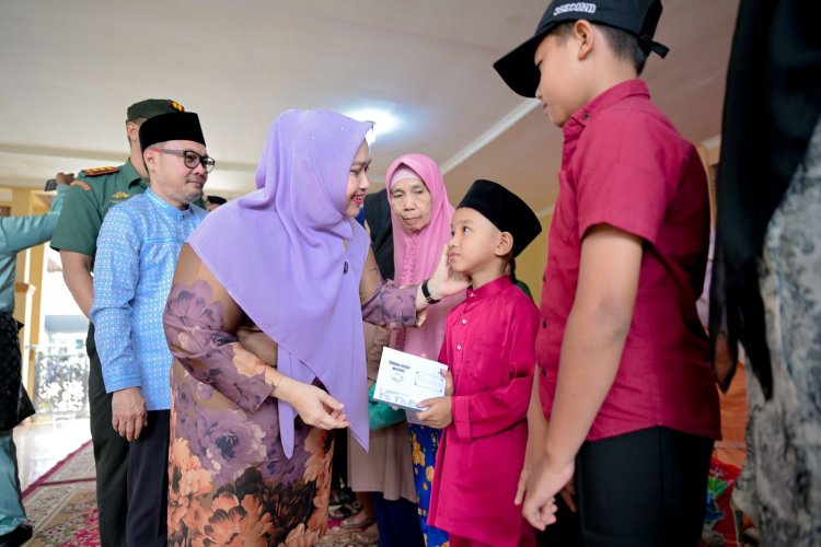 Safari Ramadhan di Kecamatan Bengkalis, Bupati Kasmarni Serahkan Bantuan dan Santunan