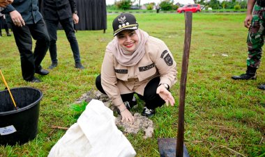Bupati Bengkalis Kasmarni Ikuti Kegiatan Penanaman 10 Ribu Bibit Pohon