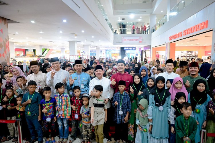 Berbagi Ceria Idul Fitri, Pemkab Bengkalis dan 300 Anak Yatim Berbelanja Baju Raya di Mall Mandau City
