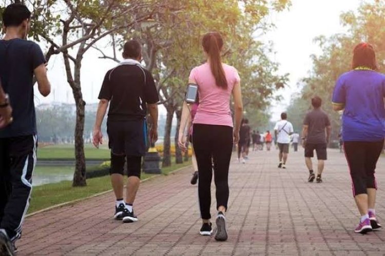 Cara Jalan Kaki yang Bisa Bikin Jantung Lebih Kuat
