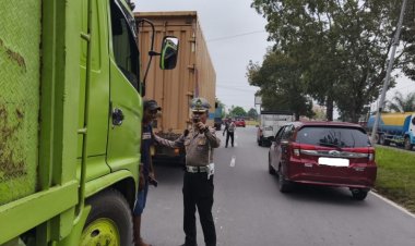 76 Kendaraan Terjaring Razia Zero ODOL dan Accident di Jalan SM Amin Pekanbaru