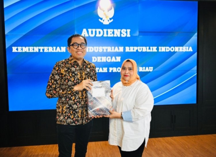 Bupati Kasmarni Sampaikan 5 Potensi Kawasan Industri Buruk Bakul kepada Wakil Menteri Perindustrian