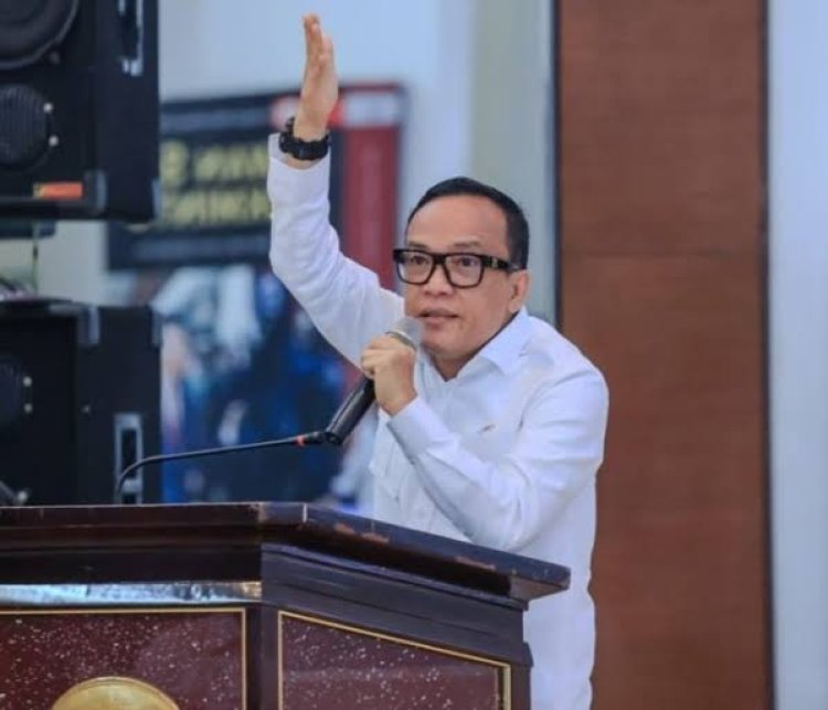 Hari Ini Menaker RI Keluarkan SE Larangan Menahan Ijazah Karyawan, Perusahaan Terancam Disegel