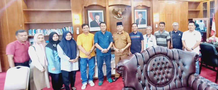 PWI Rohul Silaturahmi dengan Wabup Syafaruddin Poti Bahas Pelantikan Pengurus Baru