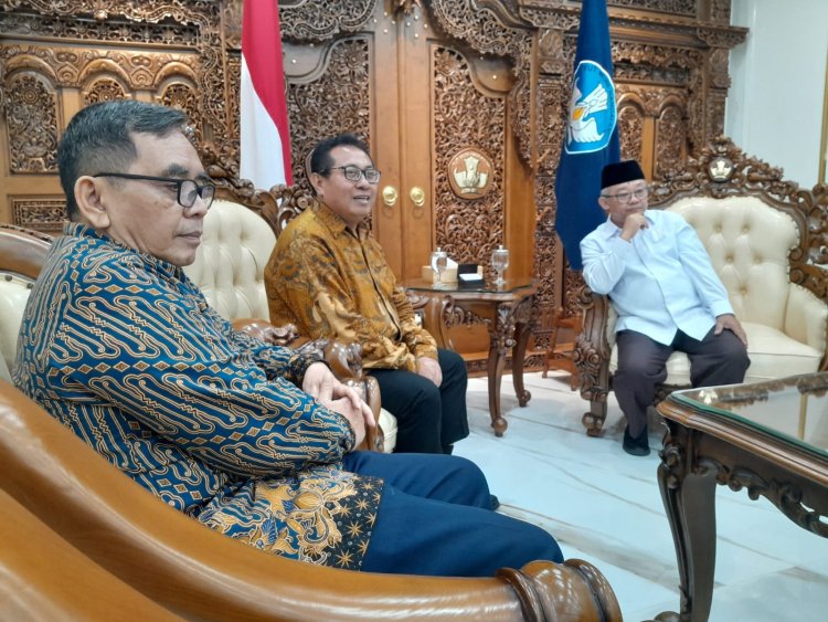 Ketum SMSI Pusat Audiensi dengan Mendikdasmen Abdul Mu’ti
