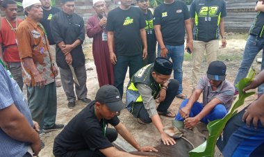 Musala Taufiq Ilahi Teluk Binjai Sembelih Hewan Qurban Bersama Anggota DPRD Dumai Kenda Guntara