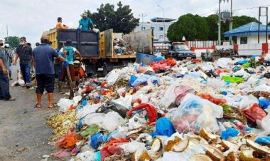 LPS di 83 Kelurahan Wajib Angkut Sampah Dua Hari Sekali, Di Kawasan Pasar Cik Puan Pekanbaru Ada Trans Depo Sampah