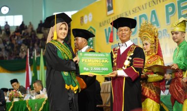 UIR Wisuda 1.008 Lulusan, Rektor Bangga Ada Alumni Jadi Kepala Daerah