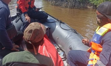 Jasad Samin Pencari Kayu yang Tenggelam di Sungai Kembung Dalam Bengkalis Ditemukan Tim SAR Gabungan