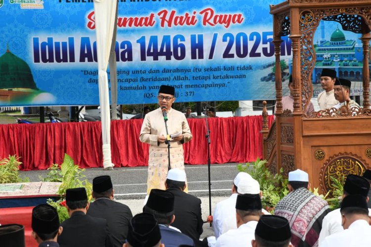 Salat Idul Adha di Lapangan Tugu, Wabup Bengkalis Ajak Umat Muslim Pupuk Kebersamaan dalam Membangun Negeri
